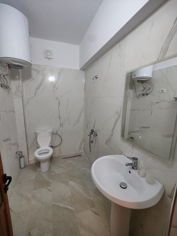 City Center Apartment Берат Екстериор снимка